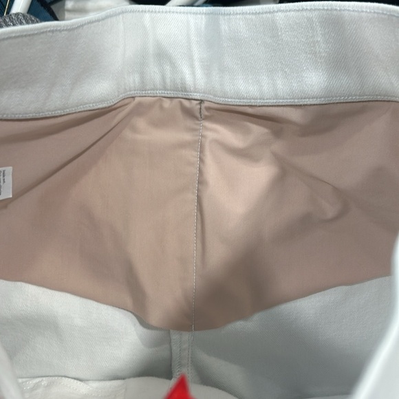 Pre-loved Spanx Distressed White Skinny Jeans - Sz. Small - Picture 6 of 6